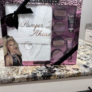 Paris Hilton Pamper Day Ahead Bath Set - Pink and Black Elegance